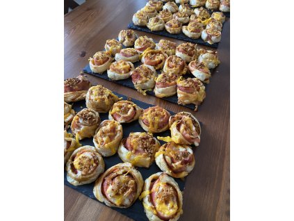 Domácí sýrovo-šunkoví šneci