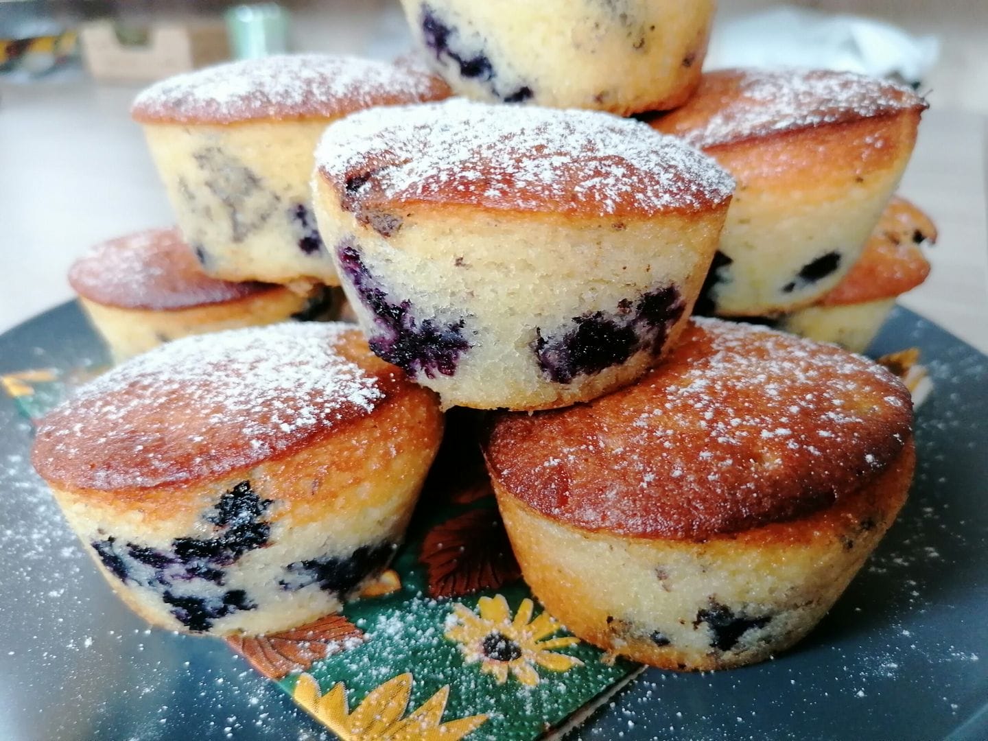 Tvarohové muffiny s borůvkami a kousky čokolády
