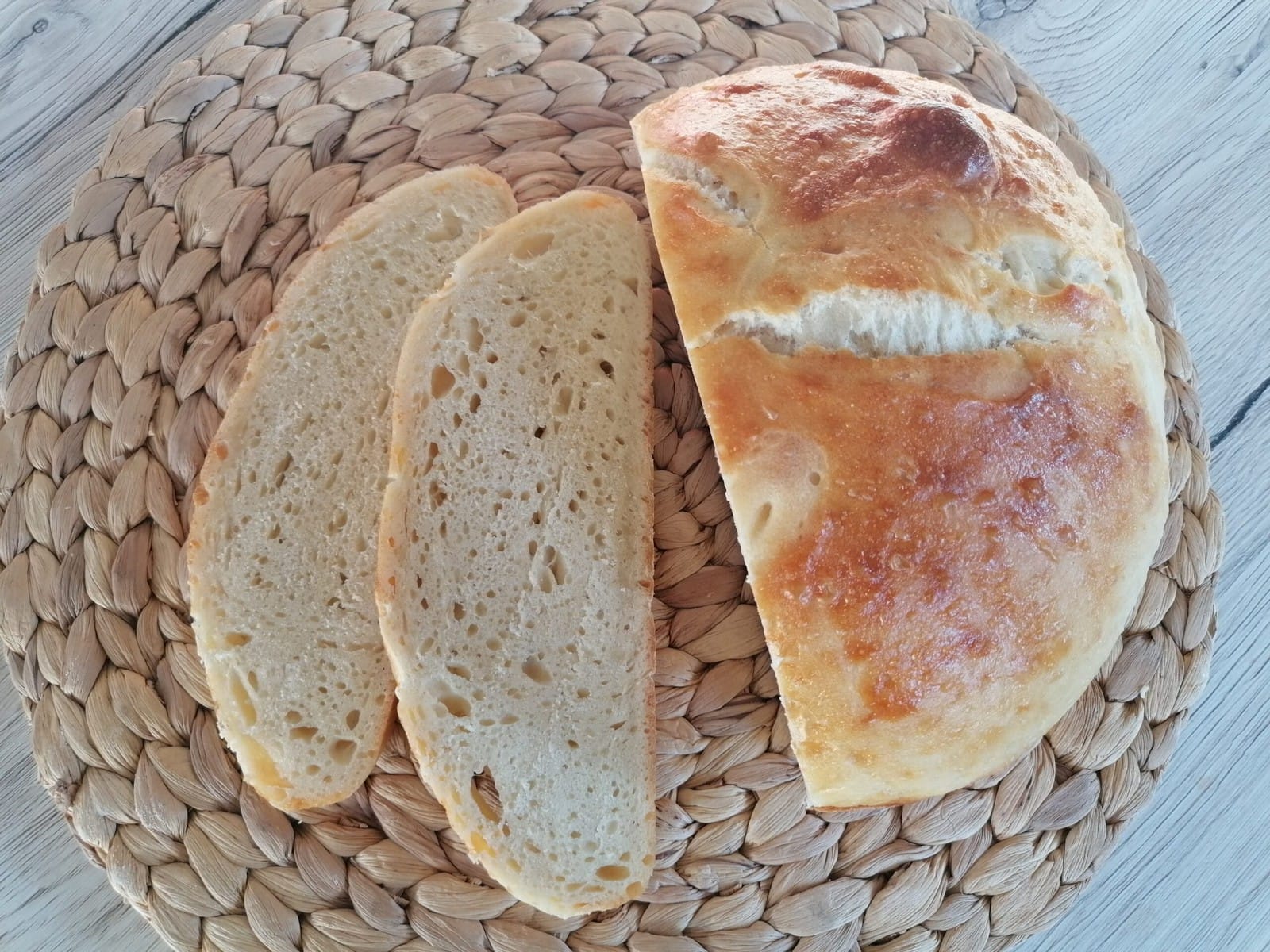 Chléb ze zakysané smetany z hrnce