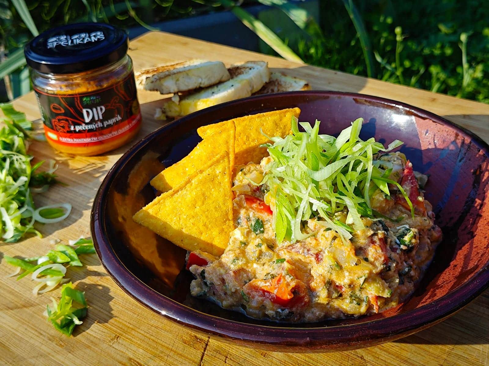 Zeleninové lečo s dipem z pečených paprik