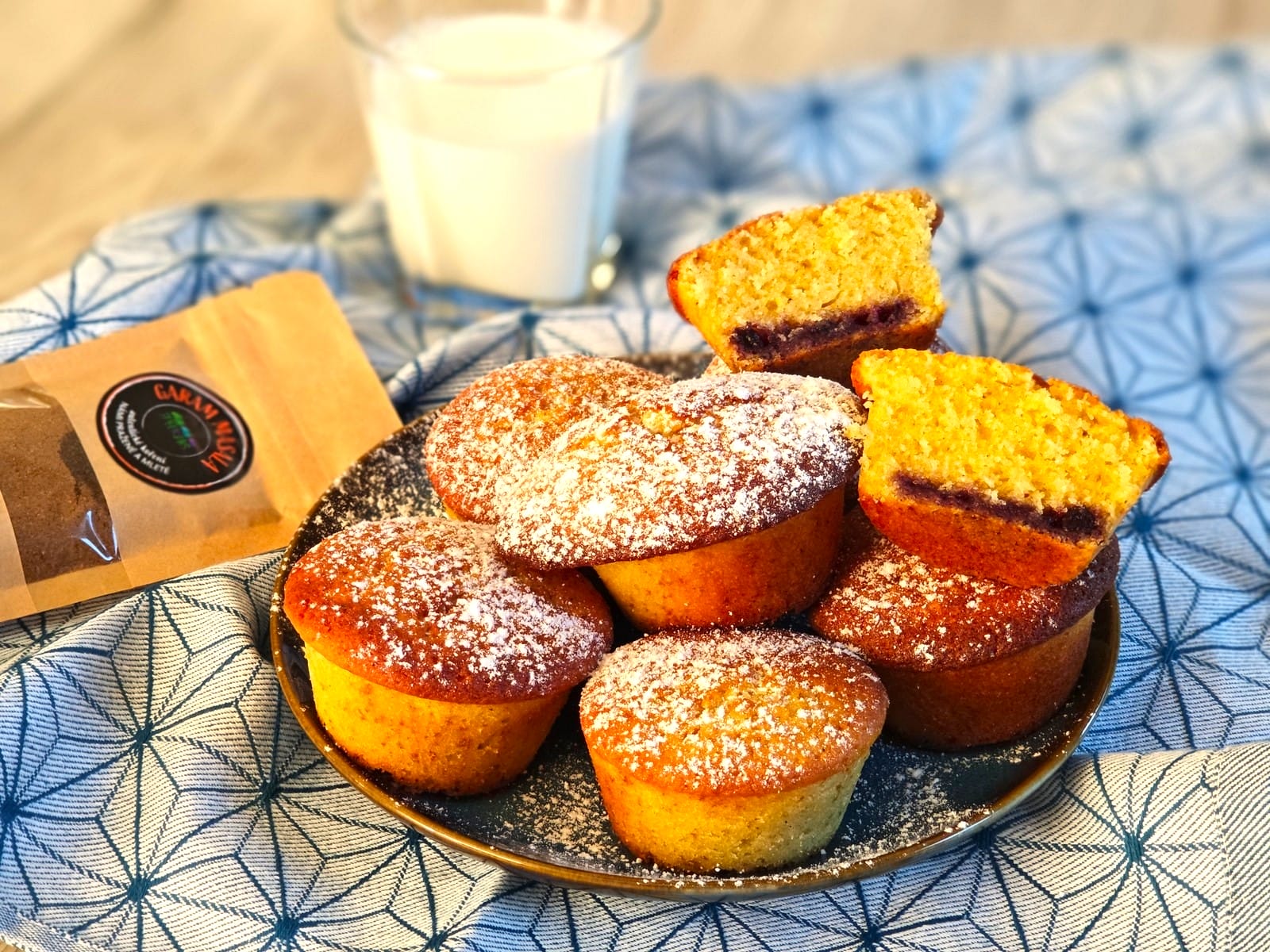 Voňavé tvarohové muffiny s borůvkovým džemem