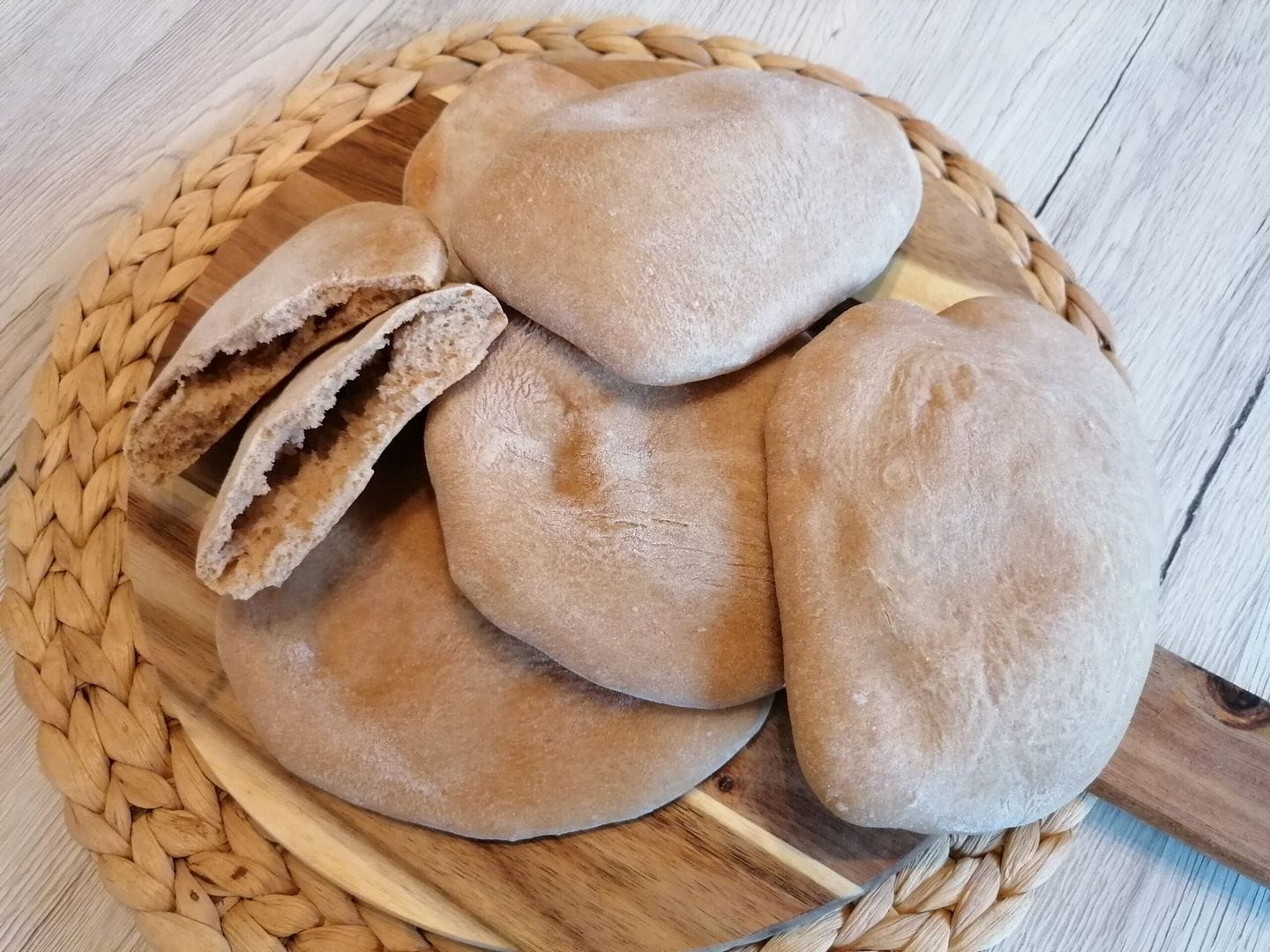 Pšenično-špaldové pita chleby