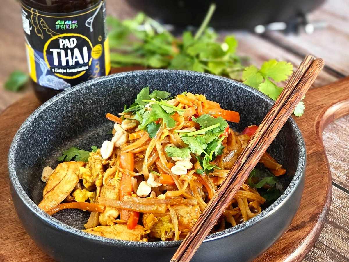 Pad Thai s kuřecím masem