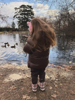 Naše súpravy zahrejú celú rodinku 🧑‍🧑‍🧒 Detská súprava - Fluffy Bear 🤎 Dámska súprava - Fluffy Mineral 🩵