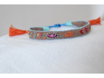 Vyšívaný náramek #3