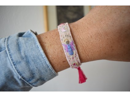 Vyšívaný náramek s andílkem strážným