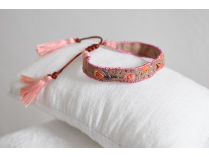 Vyšívaný náramek podzimní