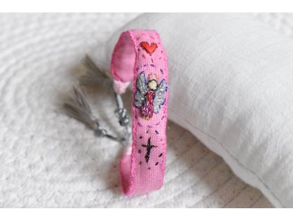 Vyšívaný náramek s andílkem strážným