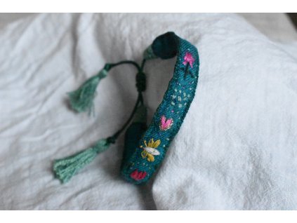 Vyšívaný hedvábný náramek #04