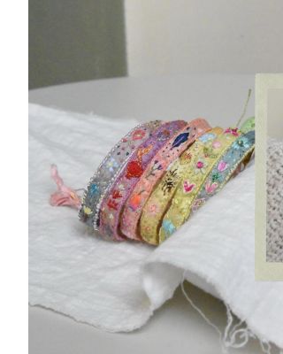 Za každým náramkem se ukrývá čas a trpělivost. ✨ Dnes v 19:00 vám představím kolekci Silk Stories. Není to jen šperk, je...