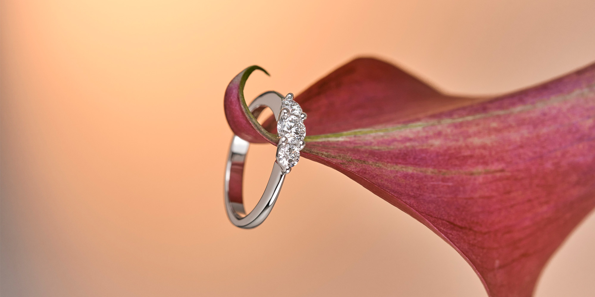 Jaro plné lesku: Proč jsou laboratorní diamanty ideální volbou pro jarní šperky?