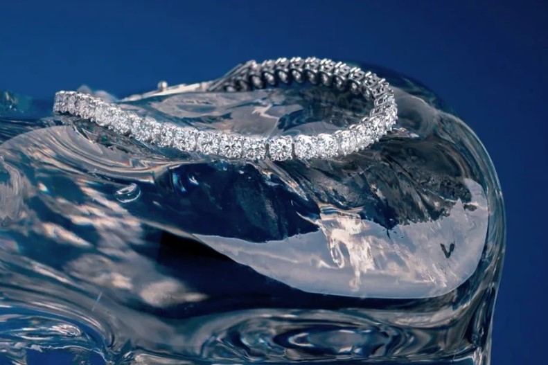 Jiskřivá zimní magie: Šperky z bílého zlata s diamanty