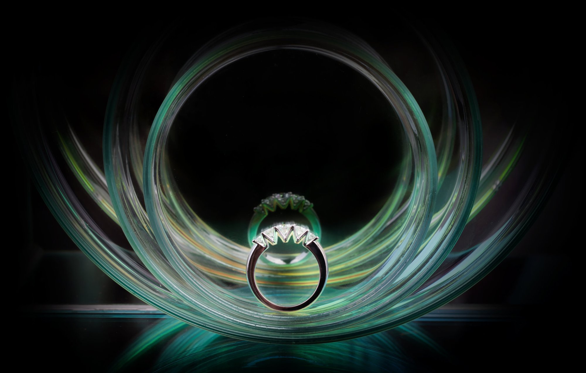 Hospodářské noviny : Luxus ruku v ruce s udržitelností: Proč jsou laboratorní diamanty na vzestupu a celebrity je milují?