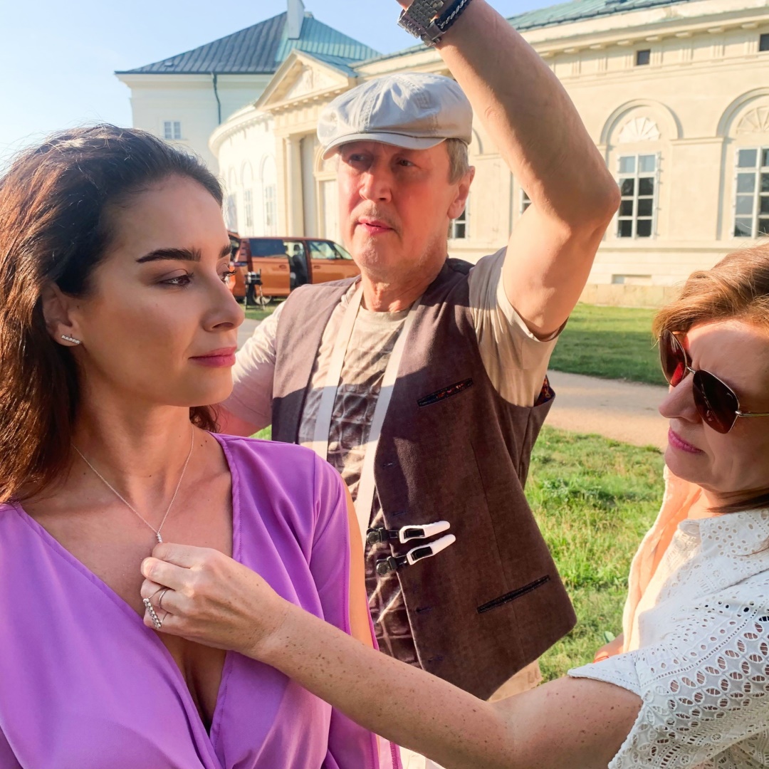 Iluxus.cz: Na zámku Kačina žářily nejen krásné "missky", ale také šperky TIAMI