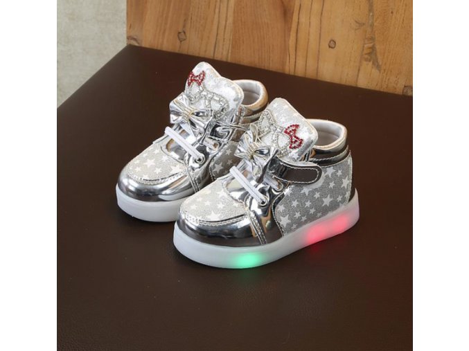 Detské topánky - LED svietiace topánky strieborné s hviezdami a mašľami (Veľkosť 21)