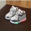 Detské topánky - LED svietiace topánky strieborné s hviezdami a mašľami (Veľkosť 21)