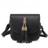 Moderní dámská kabelka s třásněmi přes rameno růžová béžová šedá nebo černá barva výprodej (Barva: růžová)