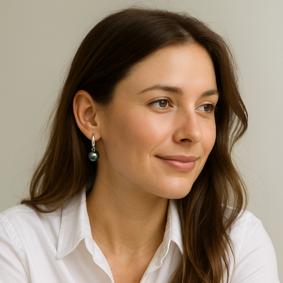 Perly, které promlouvají: Jak vybrat tu pravou tahitskou perlu pro váš styl.