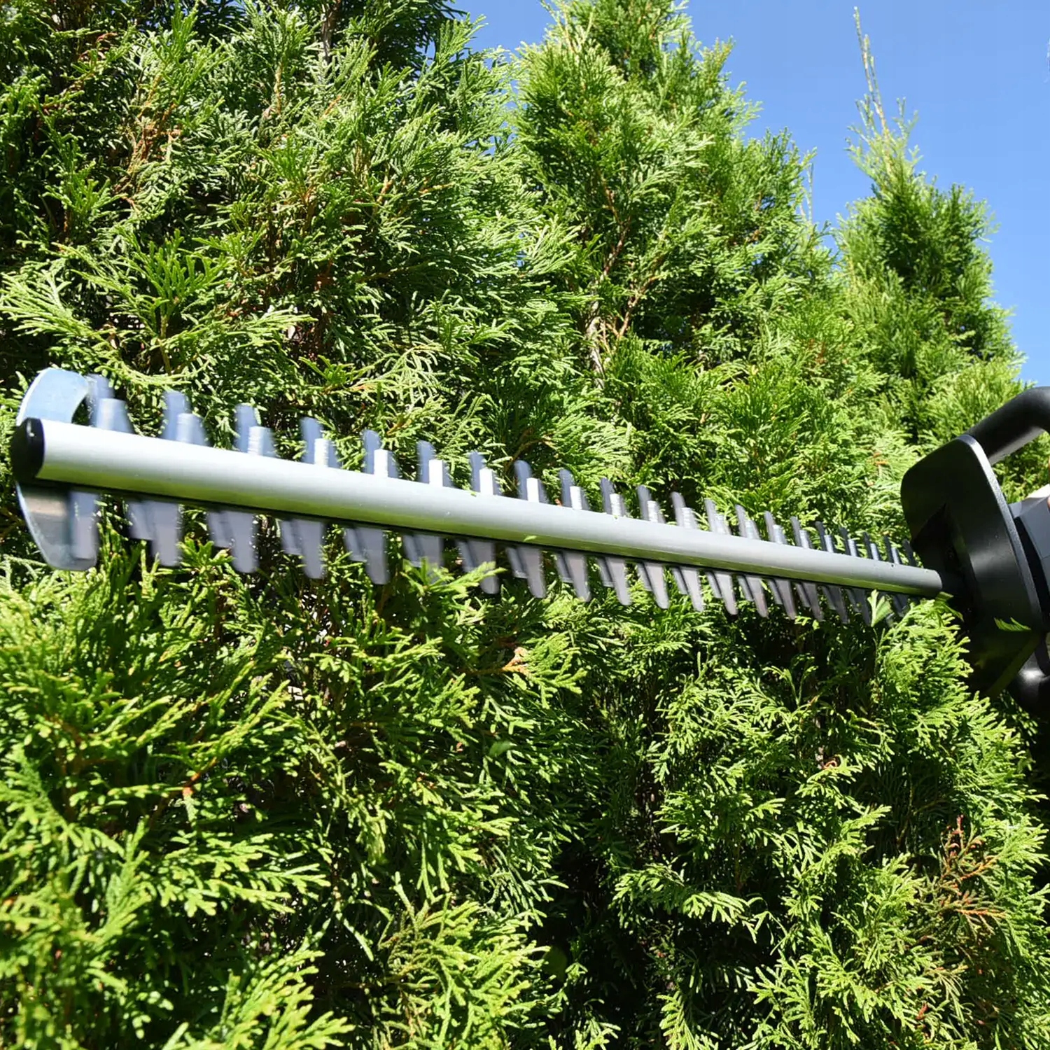 ELEKTRICKÉ NŮŽKY NA ŽIVÝ PLOT PRO STŘÍHÁNÍ VĚTVÍ KEŘŮ 1600 W Kód výrobce KD1586