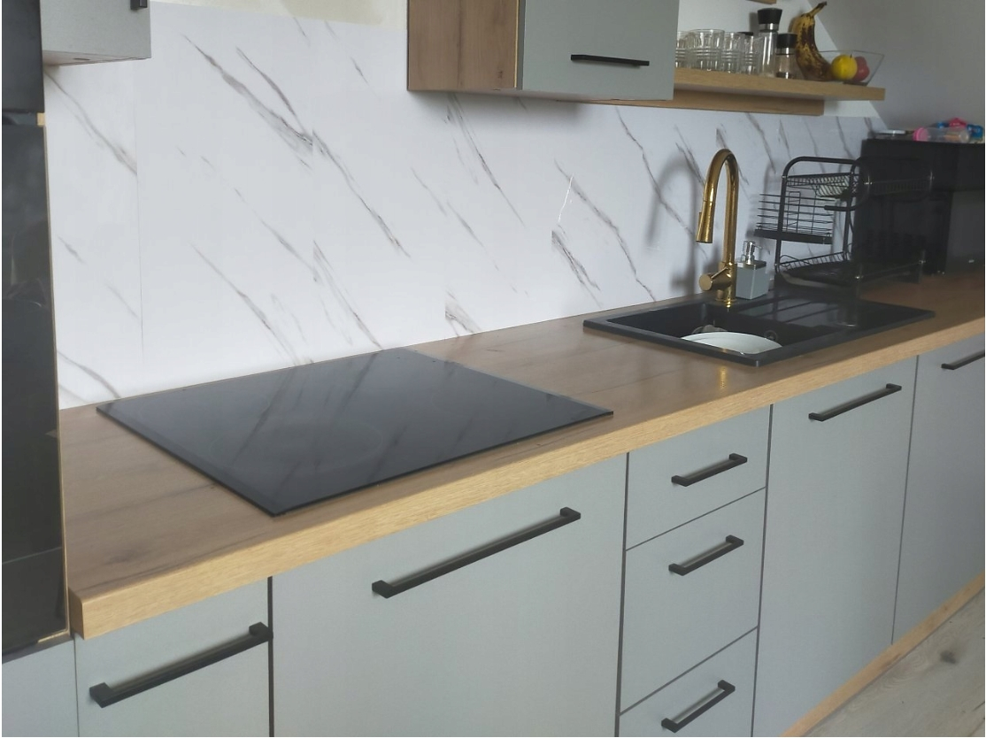 10x SAMOLEPICÍ BÍLÝ MRAMOROVÝ PVC LESKLÝ Koanni Materiál syntetický materiál