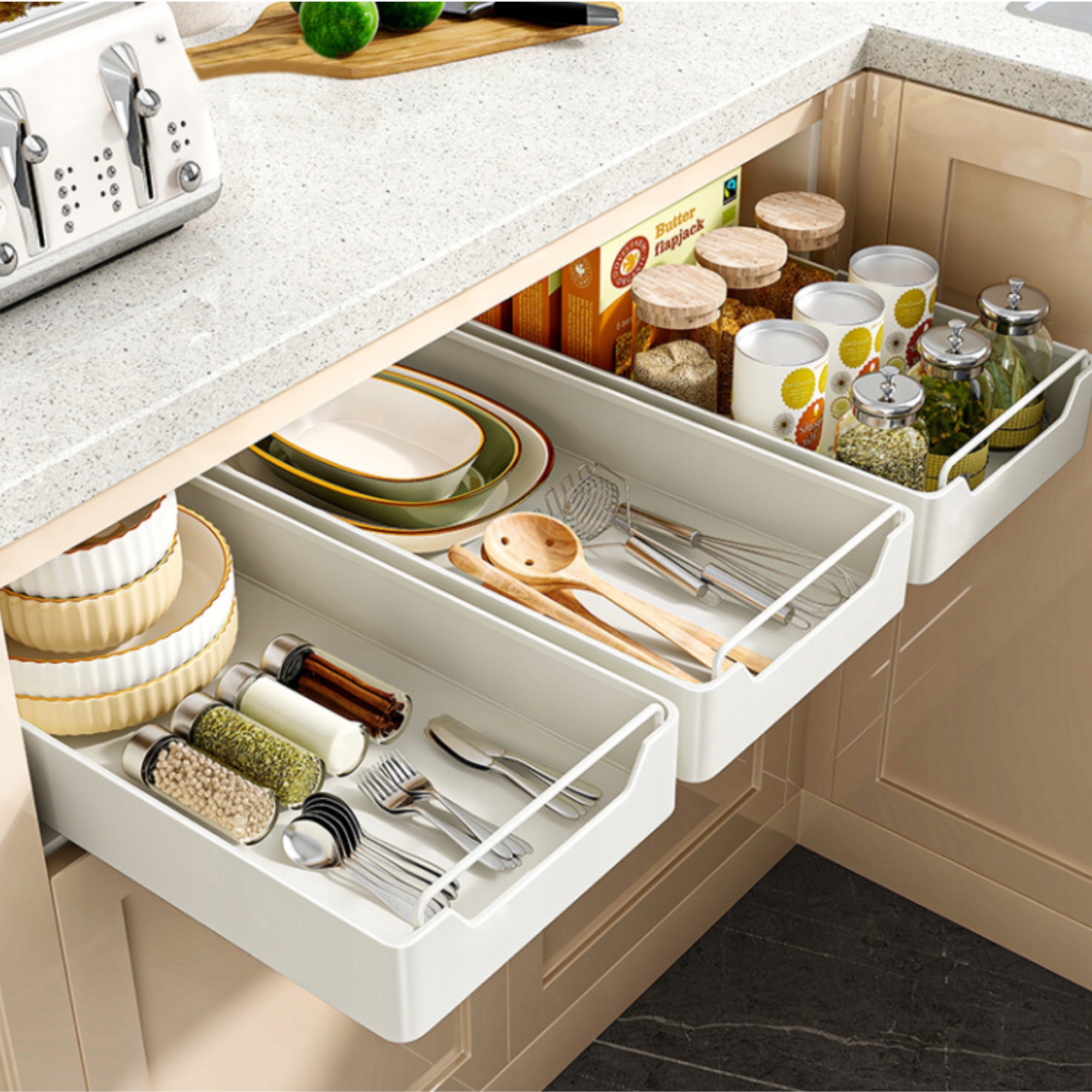 POLICE KUCHYŇSKÝ ORGANIZÉR CARGO VÝSUVNÁ ŠUPLÍK KOV DO SKŘÍŇKY 40 CM Materiál provedení kov