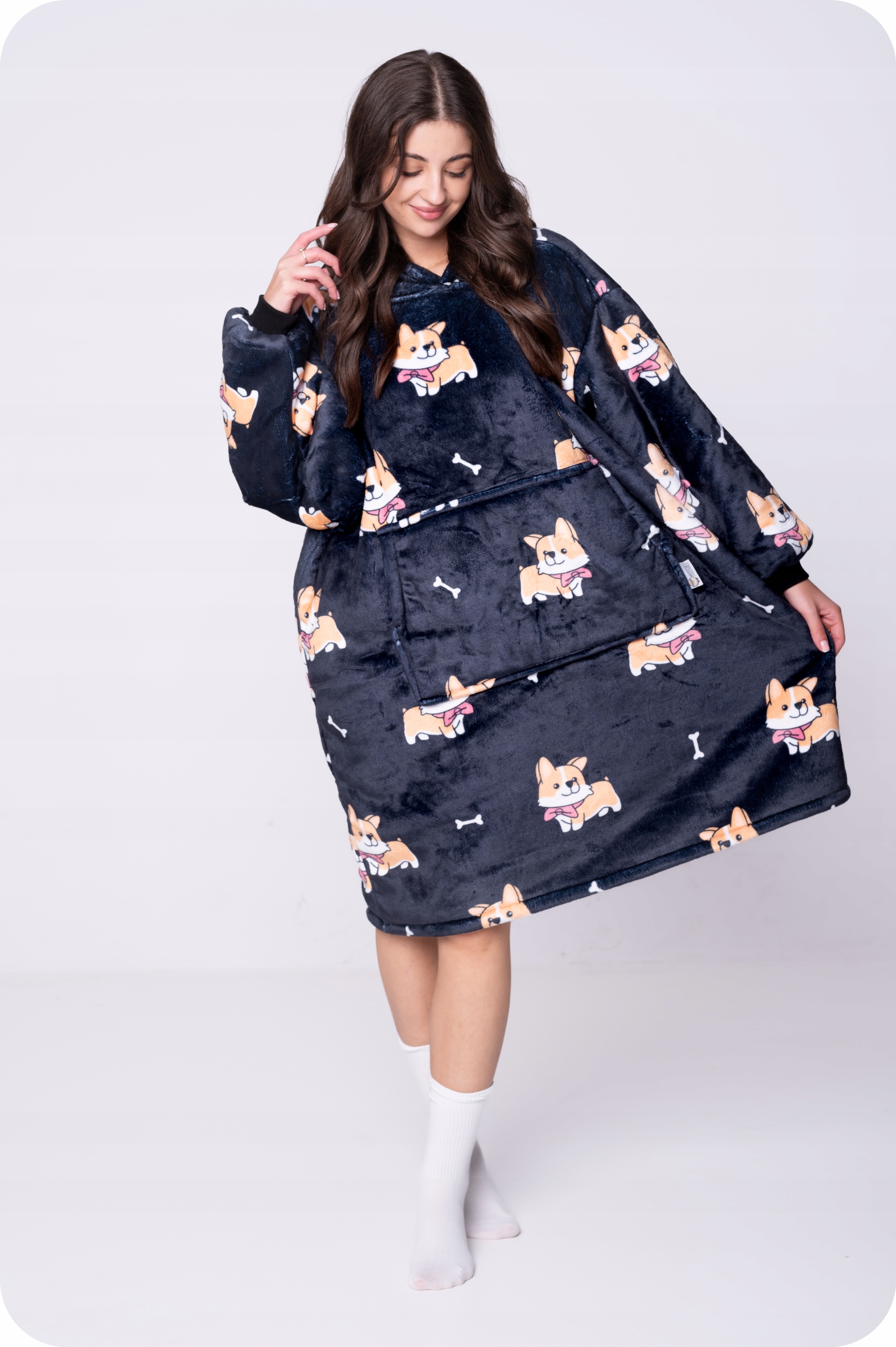 DEKA oversize mikina VELKÁ TĚSNĚJŠÍ MIKINA MIKINOVÁ DEKA 2v1 XXL CORGI VZOR CHLUPAVÁ Deka Barva černá