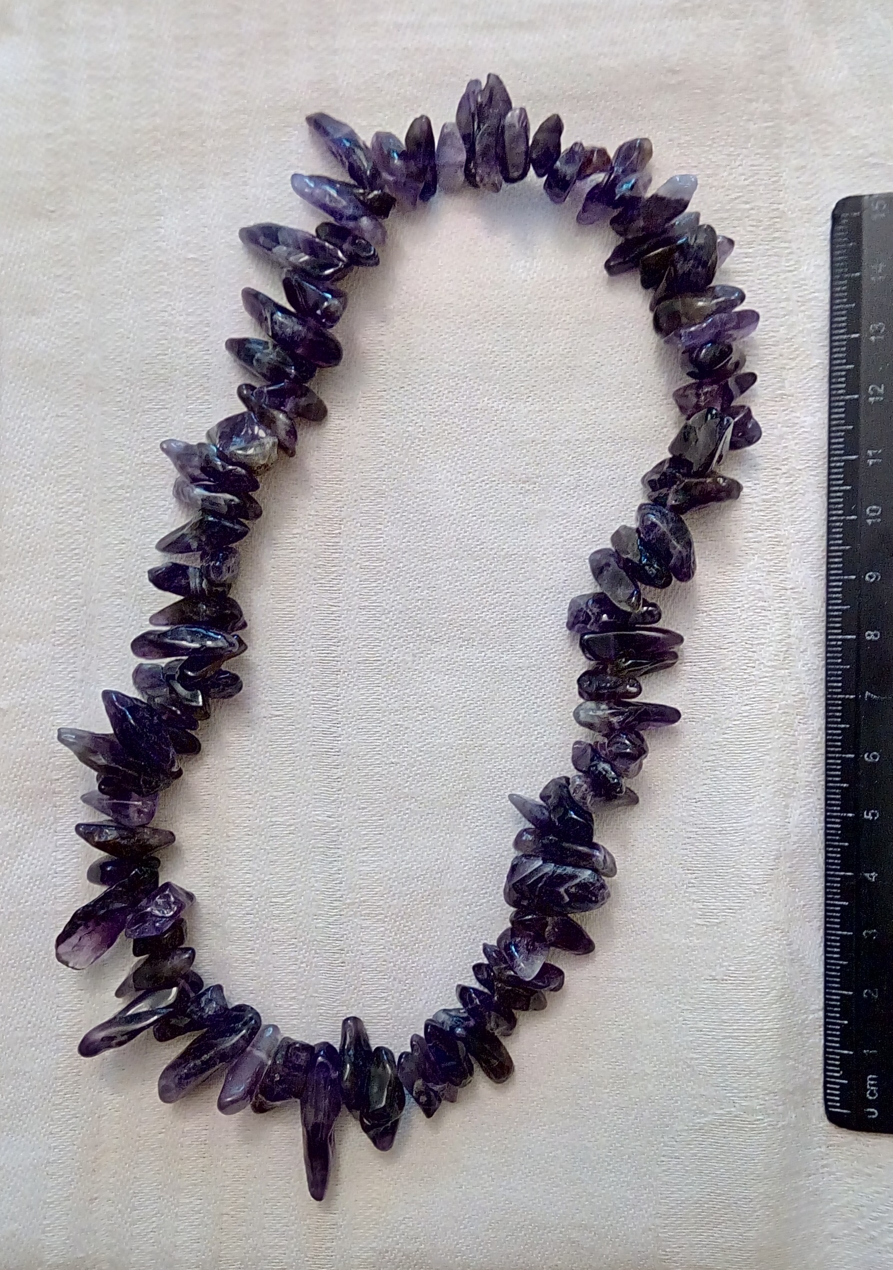 Náhrdelník - různé druhy kamenů - tromlované tyčky náhrdelník - oválky: 18 cm - ametyst