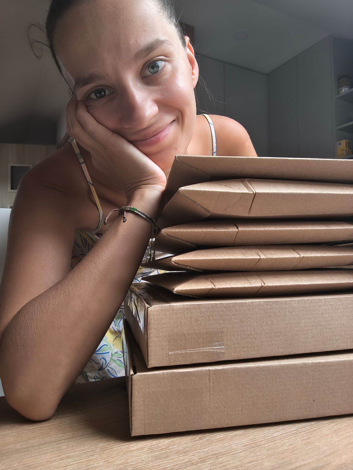 Stefanie při přípravě balíčků Tichá slova
