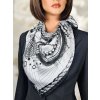 Bílý šátek s mořským černým motivem - mušle, komplas