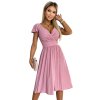 425-2 Elegantné šaty s výstrihom a krátkymi rukávmi MATILDE - púdrovo ružové s trblietkami