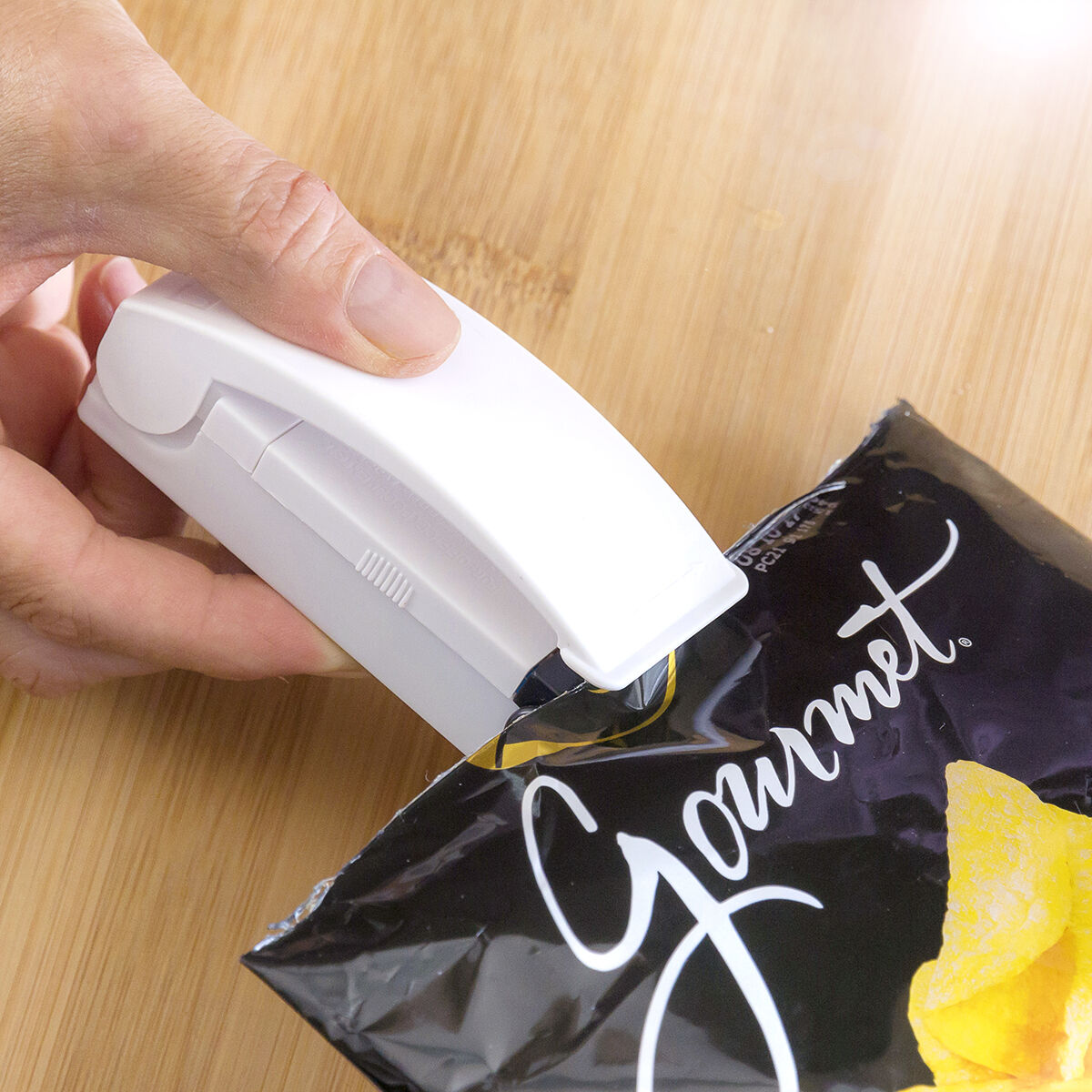 InnovaGoods Zváračka na sáčky s magnetom na chladničku Magseal
