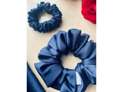 Saténová scrunchie Royal blue