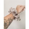 Saténová scrunchie Latte