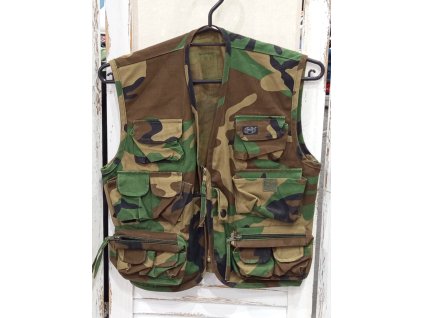 Chlapecká maskáčová vesta 122 velikost