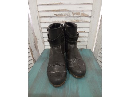 Dámské nízké kozačky s podpatkem velikost 36