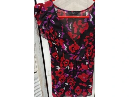 Halenka velikost 48 Nová