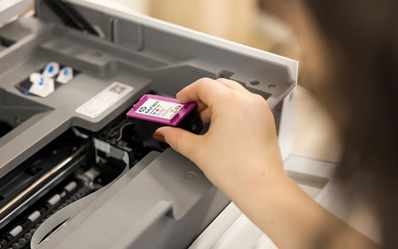 Návod na inštaláciu a výmenu tonerov a atramentov