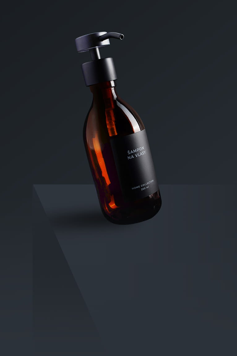 Lahvičky s kovovým dávkovačem