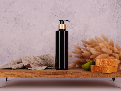 cerna plastova lahvicka matna zlata pumpicka 250ml