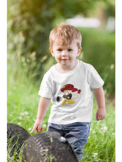 t shirt mockup of a little boy playing in nature 2916 el1
