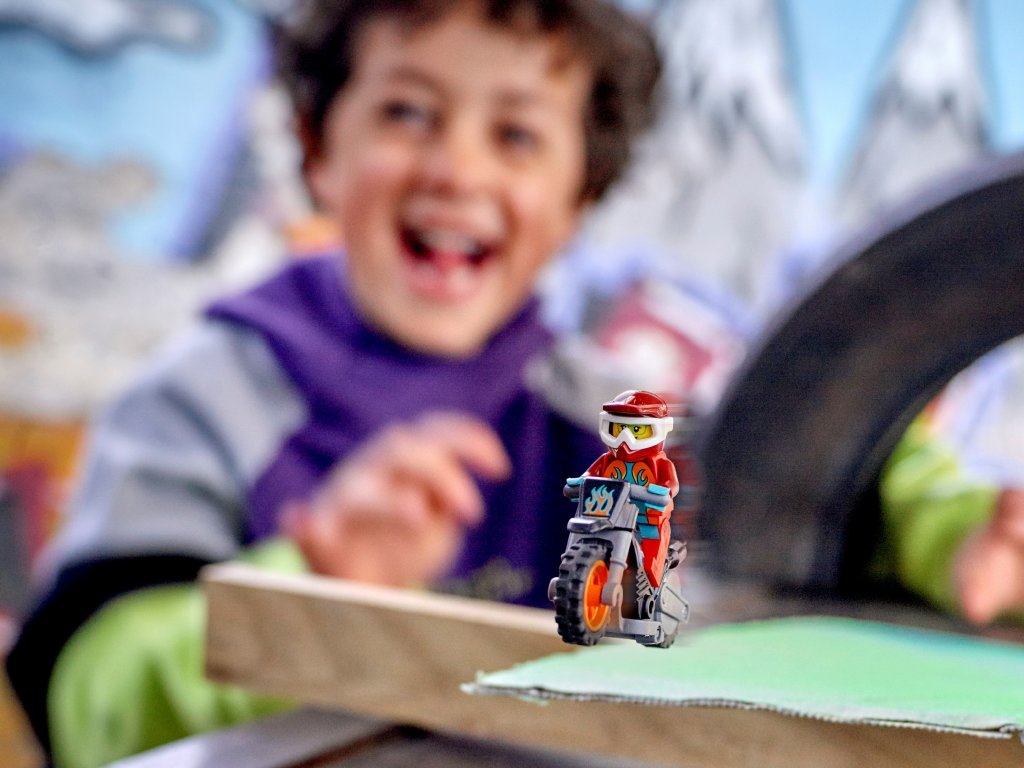 LEGO Ohnivá kaskadérská motorka 60311 Obrázek