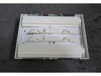 Naiši - stojánky na karty  NENÍ HRA!