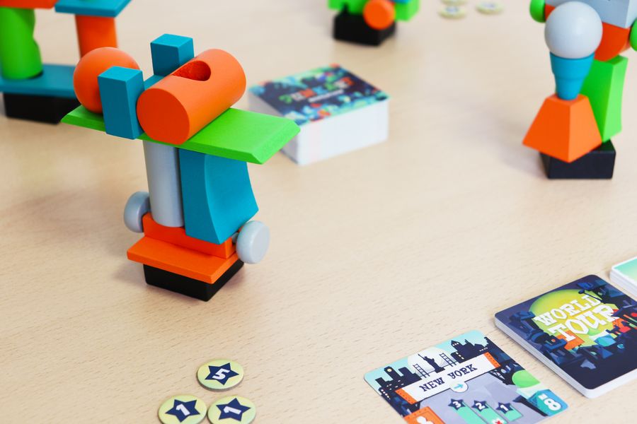 Ludonova Junk Art Revolution