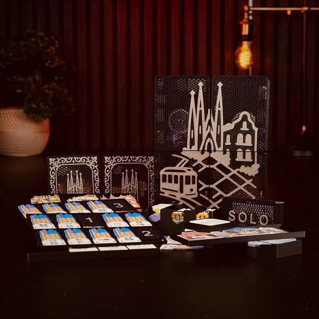 Woodneq Barcelona - INSERT do hry Varianta: Čern&aacute; NEN&Iacute; HRA! Insert: Barcelona