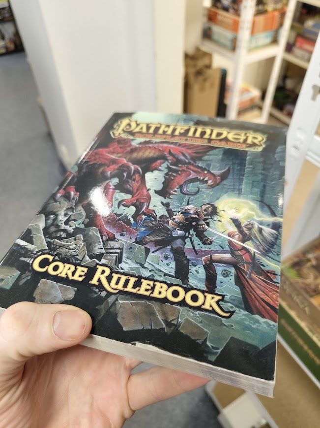 Paizo Publishing Poškozené - Pathfinder: Core Rulebook Pocket Edition