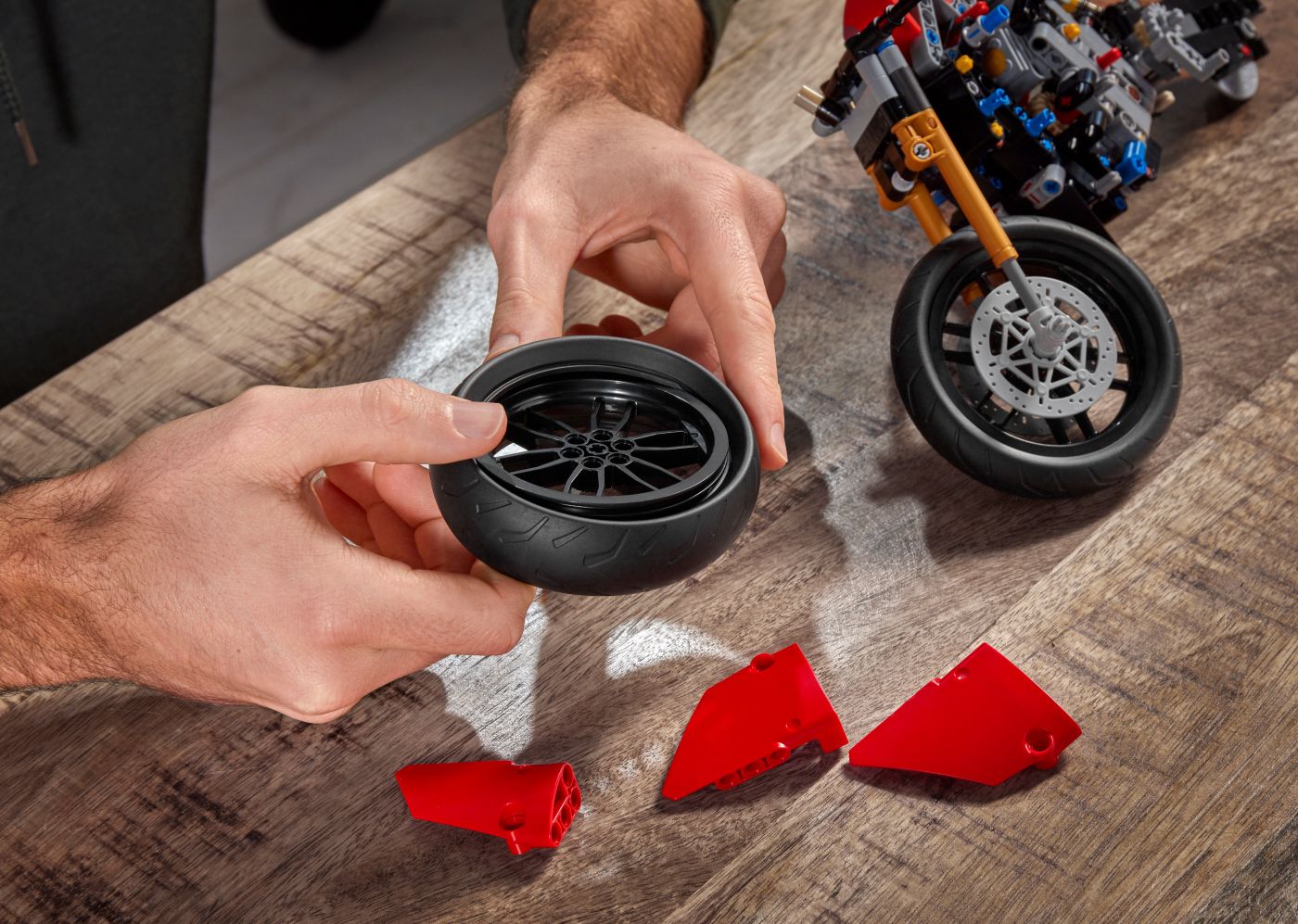 LEGO Ducati Panigale V4 R 42107 Obrázek