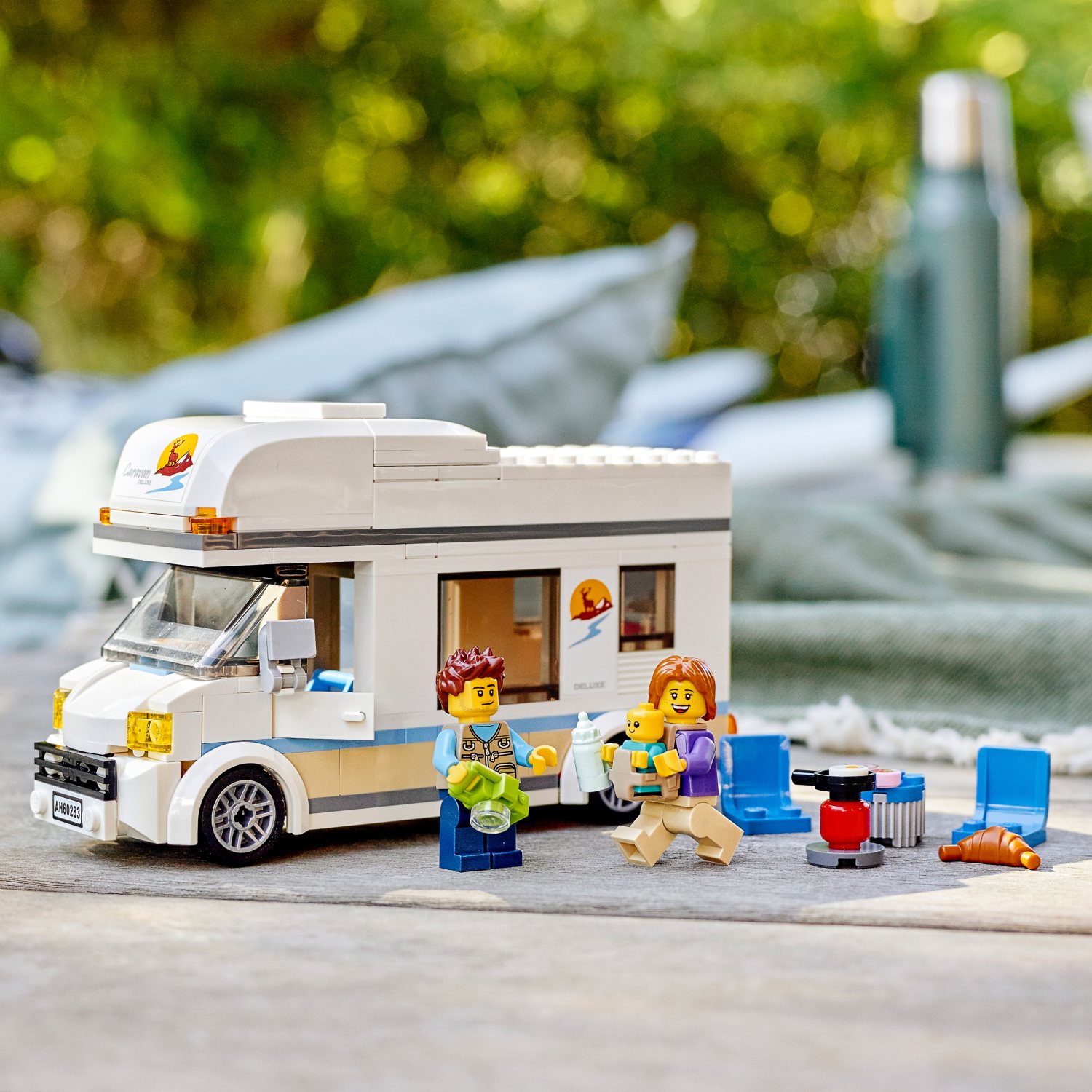 LEGO Prázdninový karavan 60283 Obrázek