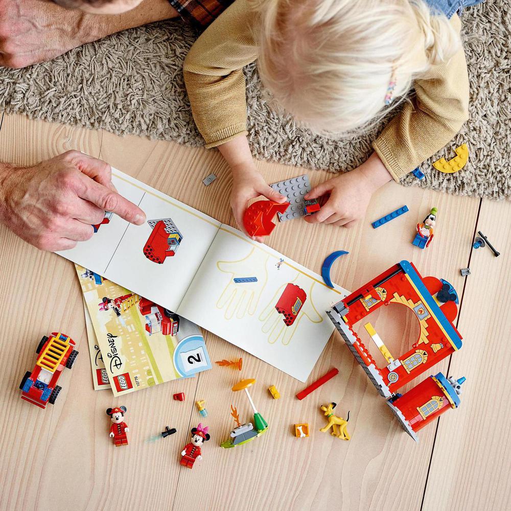 LEGO Hasičská stanice a auto Mickeyho a přátel 10776 Obrázek