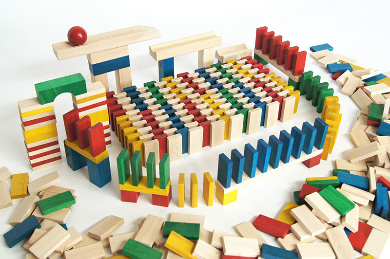 Small Foot Dřevěné domino barevné 430 ks Obrázek