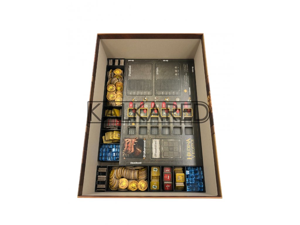 Kalkared Hrdina v kostce Insert (922) Obrázek